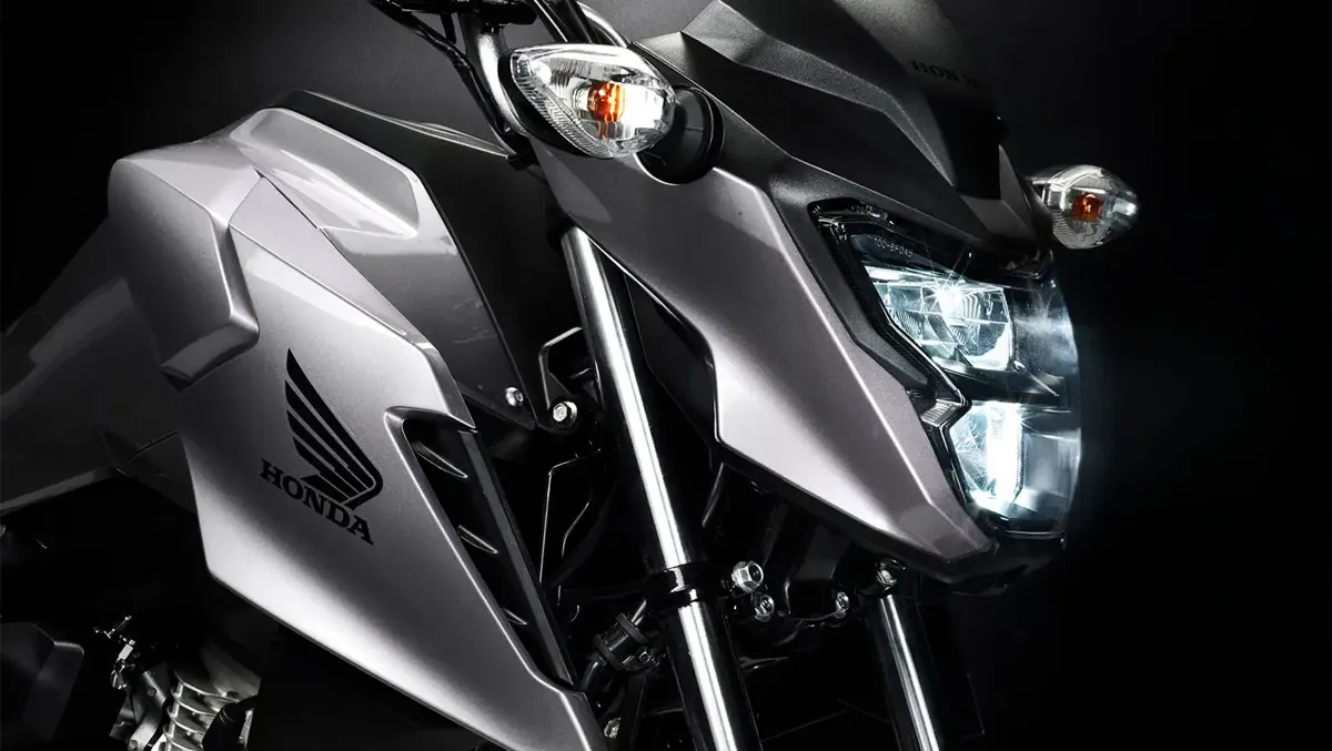 Honda CG 160 Fan, farol em LED
